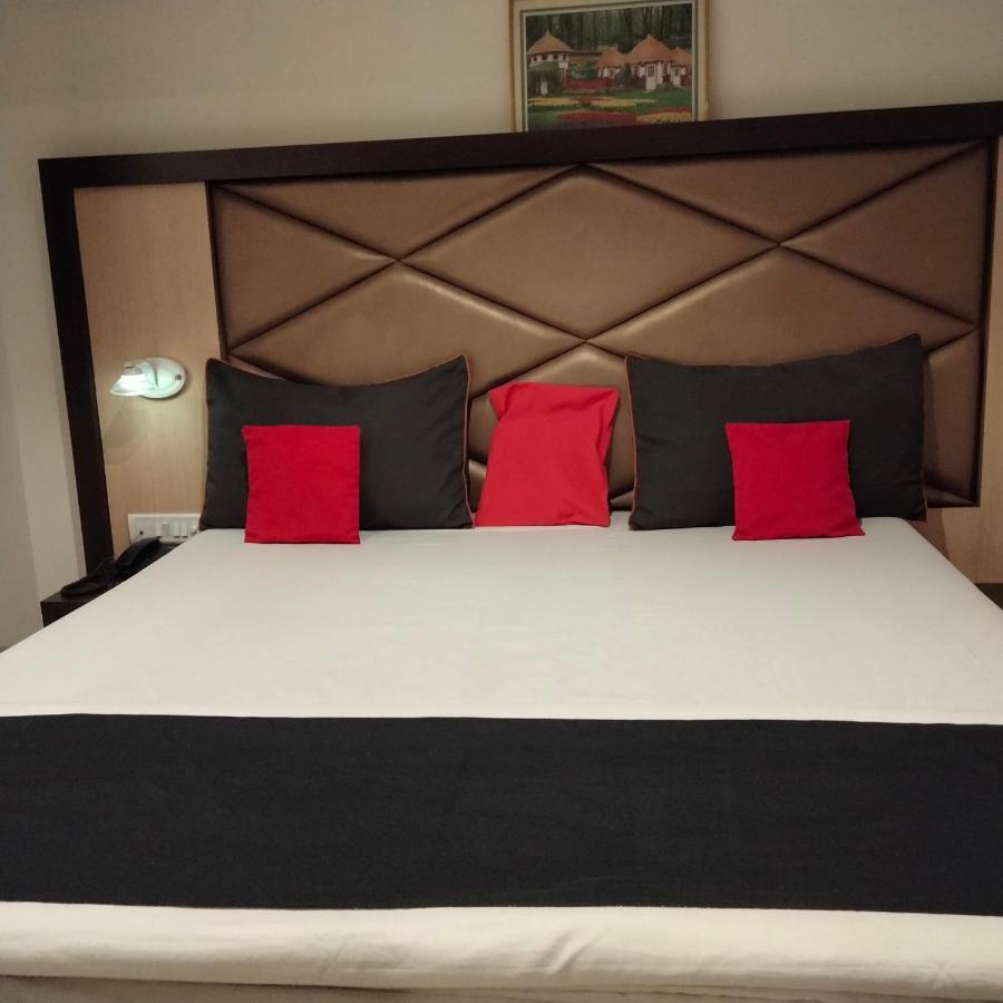 Hotel Everest Lodging 纳威孟买 外观 照片