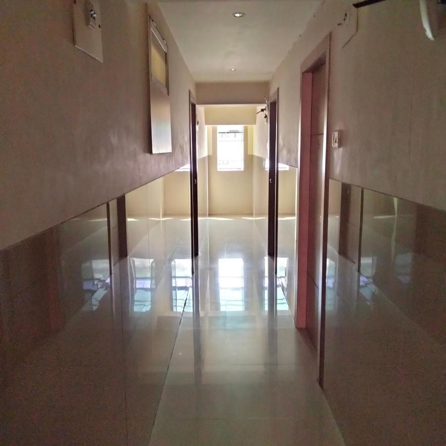 Hotel Everest Lodging 纳威孟买 外观 照片