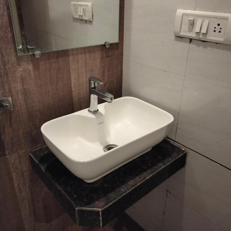 Hotel Everest Lodging 纳威孟买 外观 照片