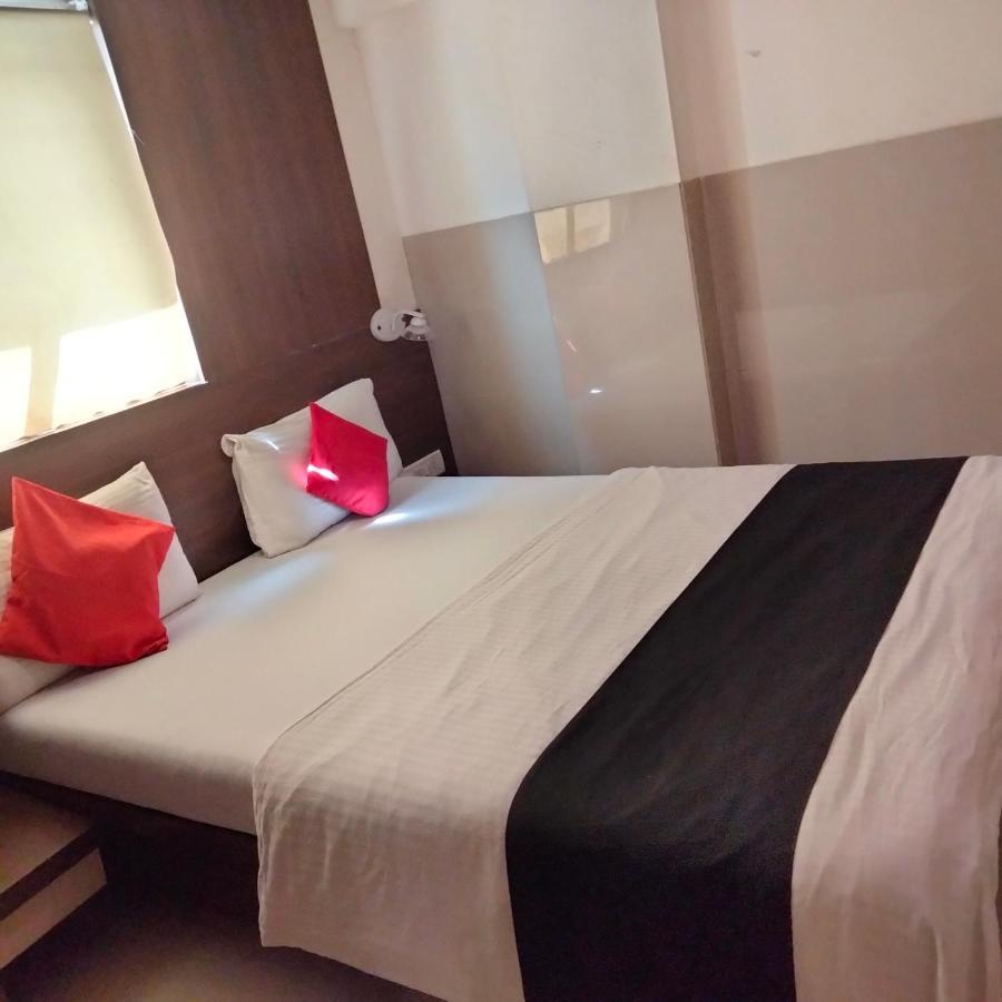 Hotel Everest Lodging 纳威孟买 外观 照片