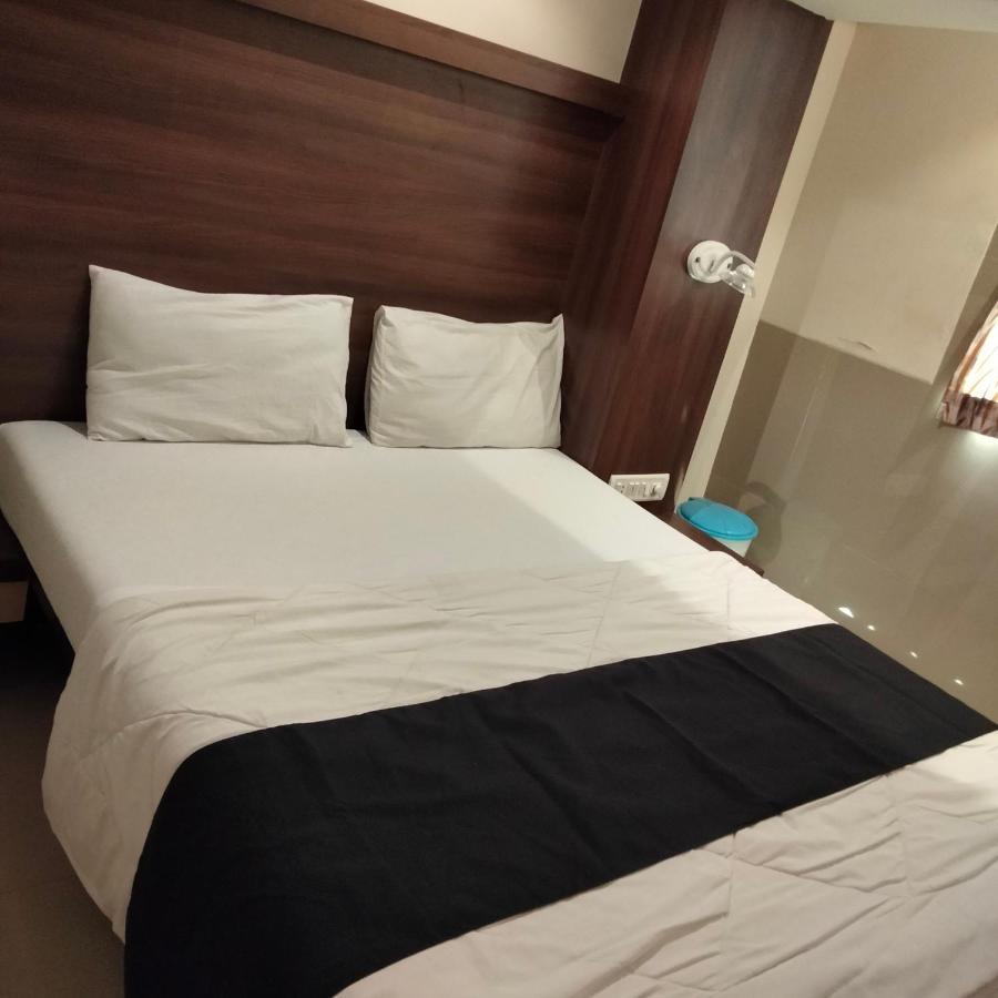Hotel Everest Lodging 纳威孟买 外观 照片