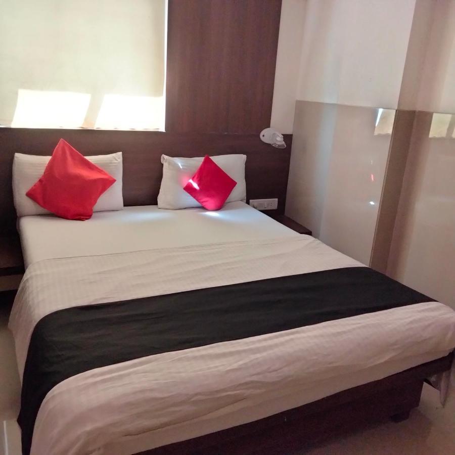 Hotel Everest Lodging 纳威孟买 外观 照片