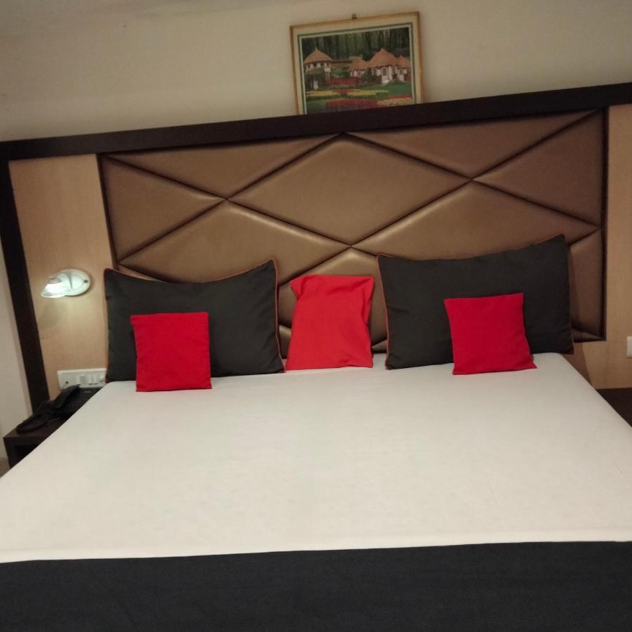 Hotel Everest Lodging 纳威孟买 外观 照片