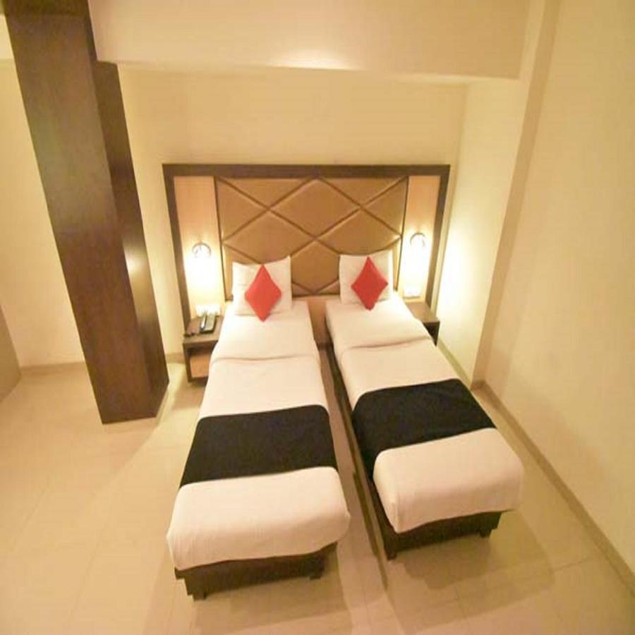 Hotel Everest Lodging 纳威孟买 外观 照片