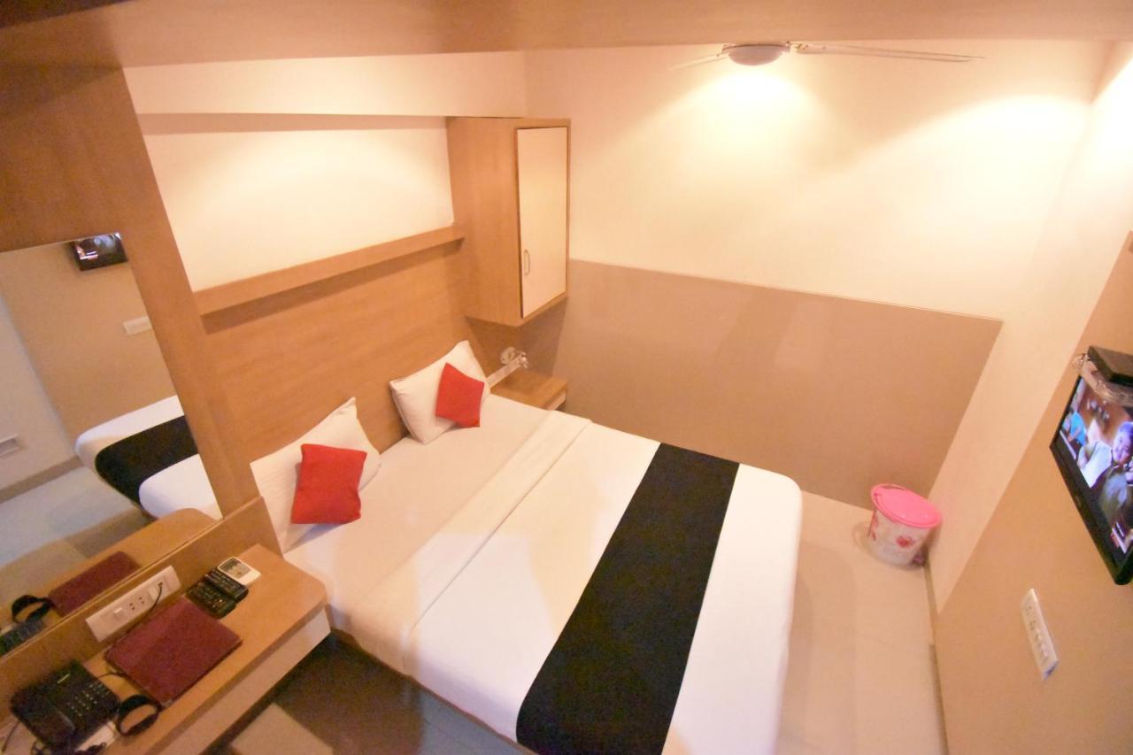 Hotel Everest Lodging 纳威孟买 外观 照片