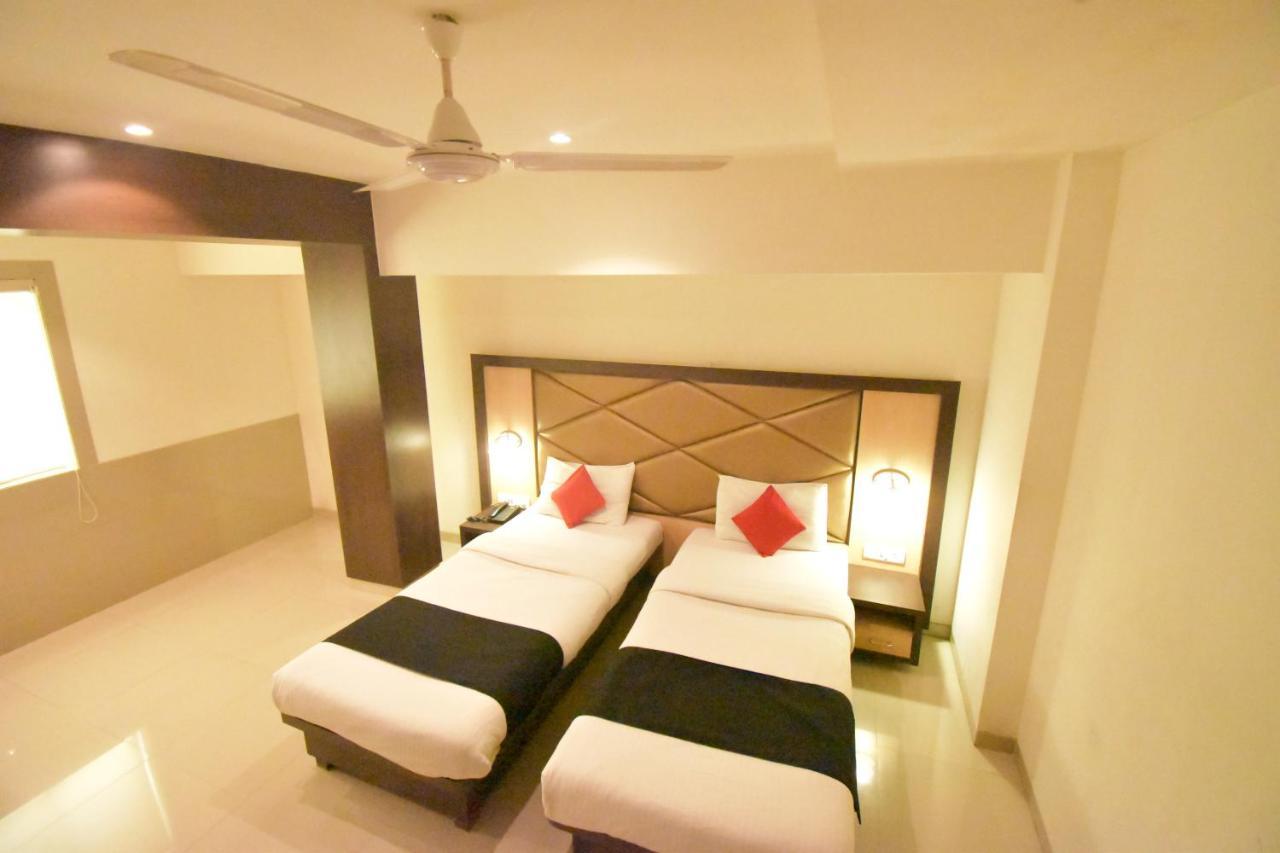 Hotel Everest Lodging 纳威孟买 外观 照片