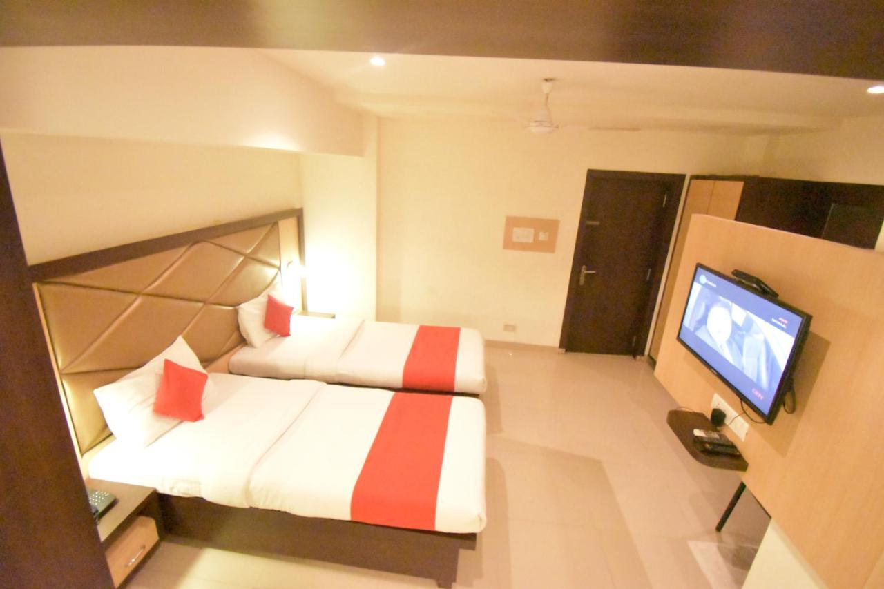 Hotel Everest Lodging 纳威孟买 外观 照片