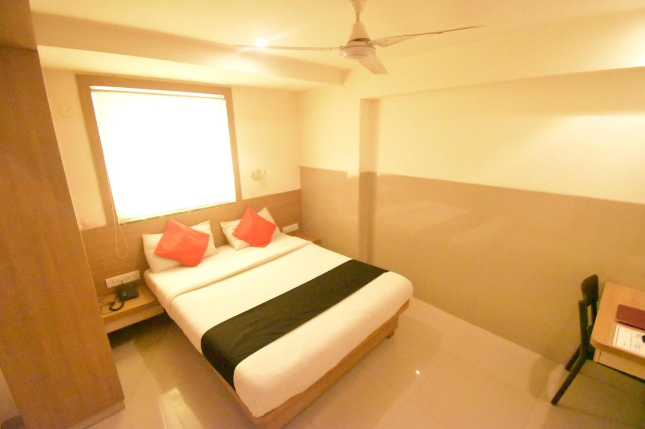 Hotel Everest Lodging 纳威孟买 外观 照片