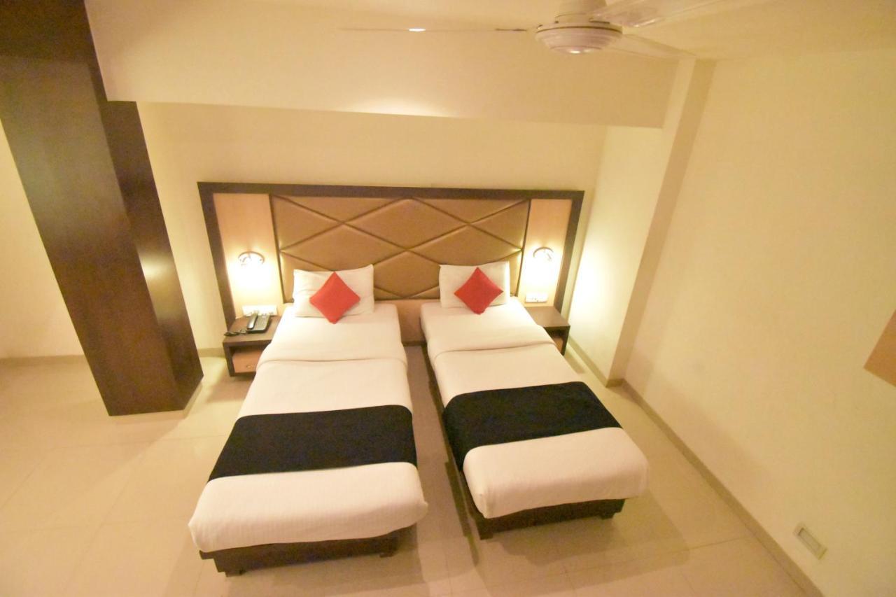 Hotel Everest Lodging 纳威孟买 外观 照片